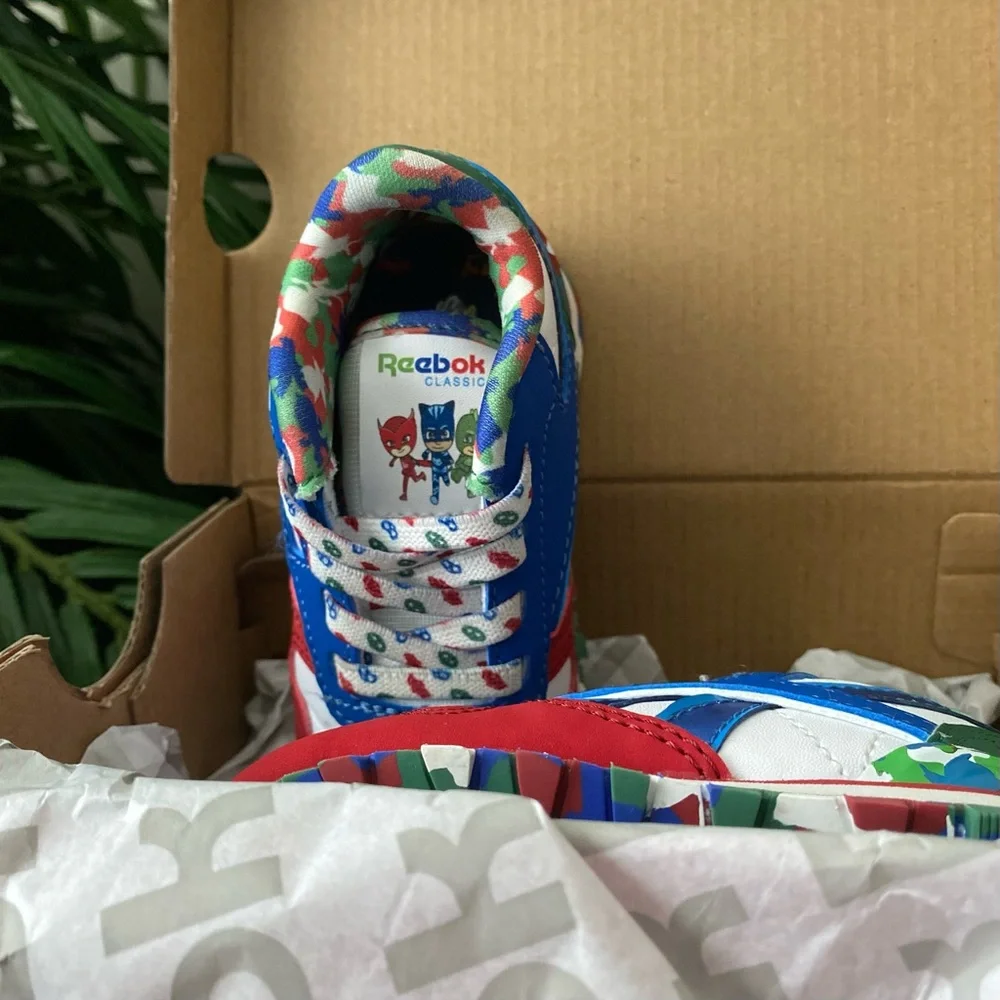 Reebok Toddler Light-Up Classic Leather Step N Flash Sneakers